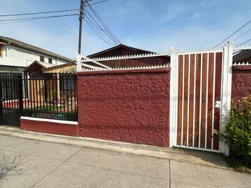 VENDO CASA DE 3 HAB 2 BA CUATRO PONIENTE MAIPÚ