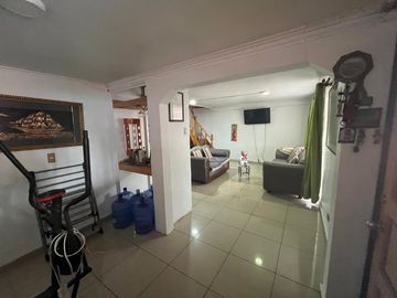 CASA AMPLIA COMODA SECTOR TRANQUILO  3D 3B