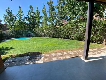 EXCLUSIVA CASA EN VENTA EN CHICURE0 LOS INGLESES 4D 3B