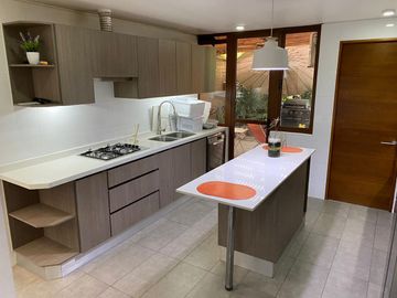 EXCLUSIVA CASA EN VENTA EN CHICURE0 LOS INGLESES 4D 3B