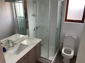 EXCLUSIVA CASA EN VENTA EN CHICURE0 LOS INGLESES 4D 3B
