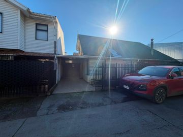 ARRIENDO CASA 3 DORMITORIOS 1 BAÑO
