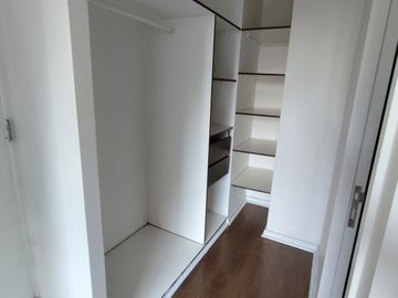 EXCELENTE DEPARTAMENTO EN ARRIENDO 2D Y 2B CON EST