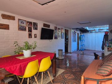 AMPLIA CASA FAMILIAR DE 2 PISOS, 101 MT CONSTRUIDOS SAN BDO