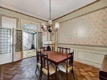 Venta casa 5 ambientes en Flores