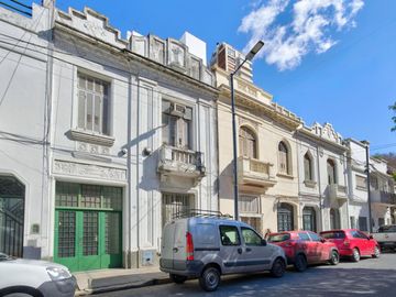 Venta casa 5 ambientes en Flores