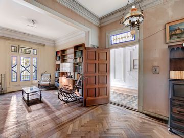 Venta casa 5 ambientes en Flores