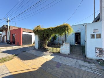 VENTA CASA A RECICLAR Y DTO GRAN LOTE/VILLA ITALIA