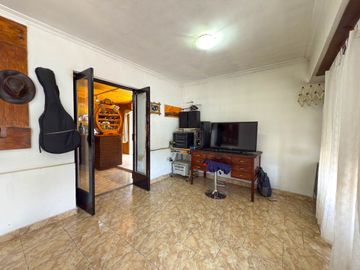 EN VENTA CASA CON DEPENDENCIAS VILLA ITALIA TANDIL