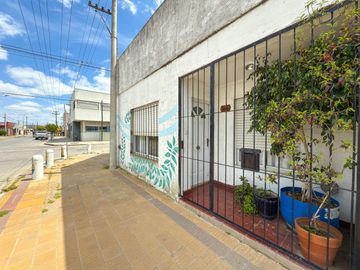 EN VENTA CASA CON DEPENDENCIAS VILLA ITALIA TANDIL