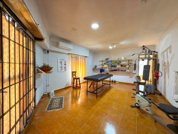 EN VENTA CASA CON DEPENDENCIAS VILLA ITALIA TANDIL
