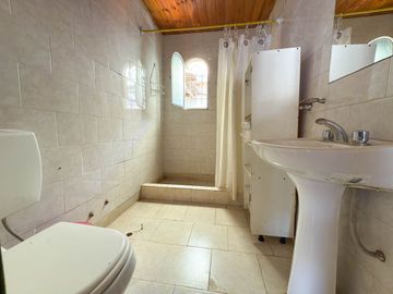 EN VENTA CASA CON DEPENDENCIAS VILLA ITALIA TANDIL