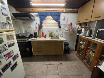 se vende casa en Gonzáles Catan con 3 ambientes