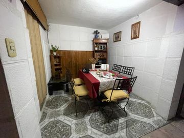 se vende casa en Gonzáles Catan con 3 ambientes