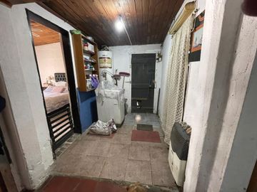se vende casa en Gonzáles Catan con 3 ambientes