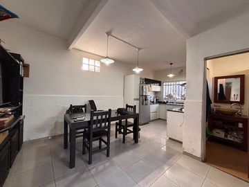 Departamento Tipo Casa en venta en Remedios de Escalada Este