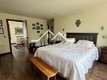 VENTA CASA CLUB DE GOLF BRISAS DE CHICUREO 5D + 5B + SERVICI