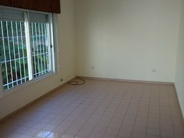 Casa en alquiler en Barrio Luna