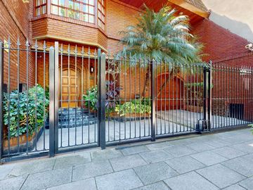 Venta casa 5 amb jardín pileta cochera. Colegiales
