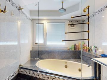 Venta casa 5 amb jardín pileta cochera. Colegiales