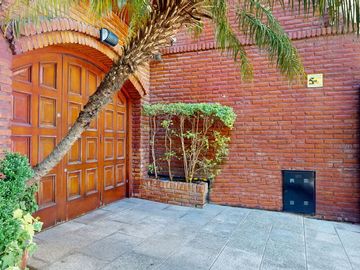 Venta casa 5 amb jardín pileta cochera. Colegiales