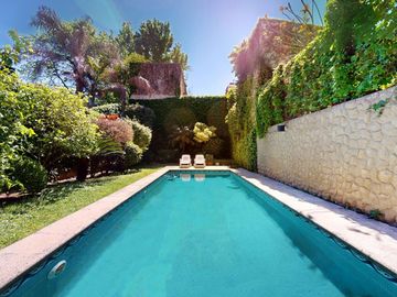 Venta casa 5 amb jardín pileta cochera. Colegiales