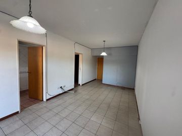 ADROGUE - DPTO. 3 AMB. BALCON Y COCHERA CUBIERTA