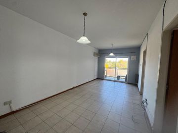 ADROGUE - DPTO. 3 AMB. BALCON Y COCHERA CUBIERTA