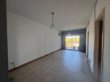 ADROGUE - DPTO. 3 AMB. BALCON Y COCHERA CUBIERTA
