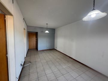 ADROGUE - DPTO. 3 AMB. BALCON Y COCHERA CUBIERTA