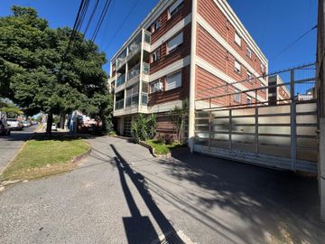 ADROGUE - DPTO. 3 AMB. BALCON Y COCHERA CUBIERTA