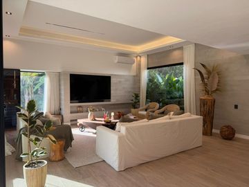 VENTA CASA 8 AMBIENTES AYRES DE PILAR
