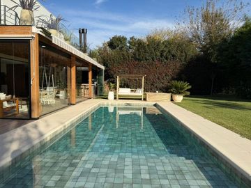 VENTA CASA 8 AMBIENTES AYRES DE PILAR