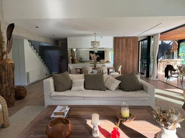 VENTA CASA 8 AMBIENTES AYRES DE PILAR