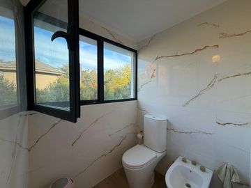 VENTA CASA 8 AMBIENTES AYRES DE PILAR