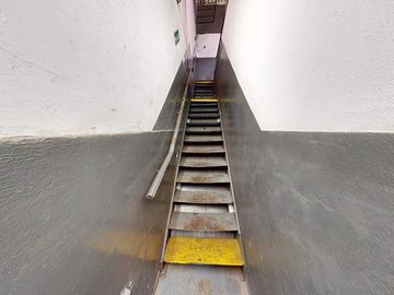 DEPOSITO 350 METROS MIXTURA 4 ENTRADA UTILITARIOS