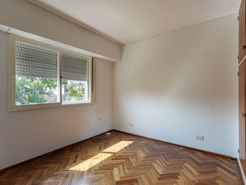 PH 3 DORMITORIOS CON TERRAZA Y PARRILLERO. ALBERDI