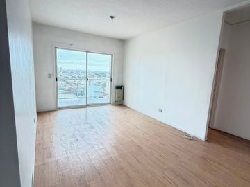 Alquiler depto 2 amb en Villa Luro, con balcón.