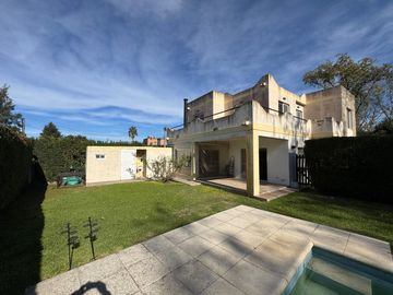 EN VENTA CASA 5 AMB EN BARRIO PILAR GREENPARK