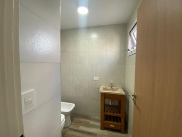 Monoambiente en venta L. de Zamora con cochera