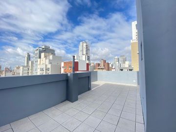 Monoambiente en venta L. de Zamora con cochera
