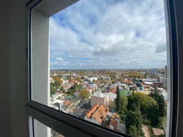 Monoambiente en venta L. de Zamora con cochera