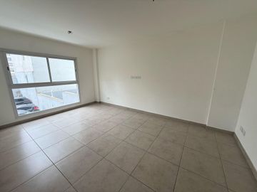 Monoambiente en venta L. de Zamora con cochera