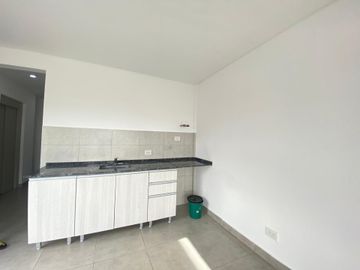 Monoambiente en venta L. de Zamora con cochera
