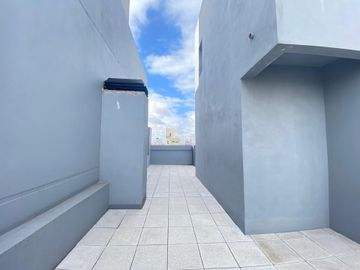 Monoambiente en venta L. de Zamora con cochera