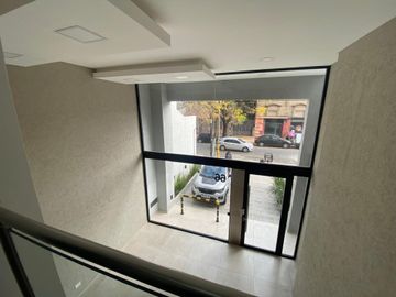Monoambiente en venta L. de Zamora con cochera
