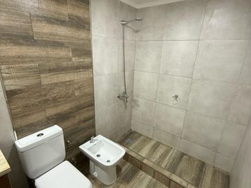 Monoambiente en venta L. de Zamora con cochera