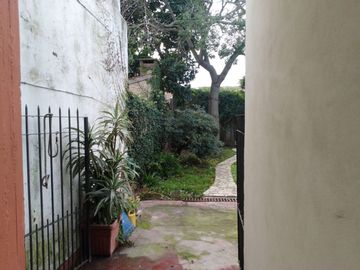 Casa de 5 ambientes con 325m centro de Llavallol