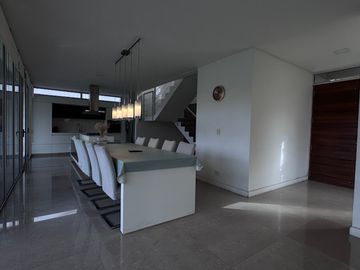 CASA 4AMB A LA VENTA EN CARDALES VILLAGE