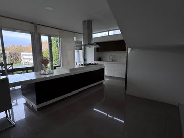 CASA 4AMB A LA VENTA EN CARDALES VILLAGE